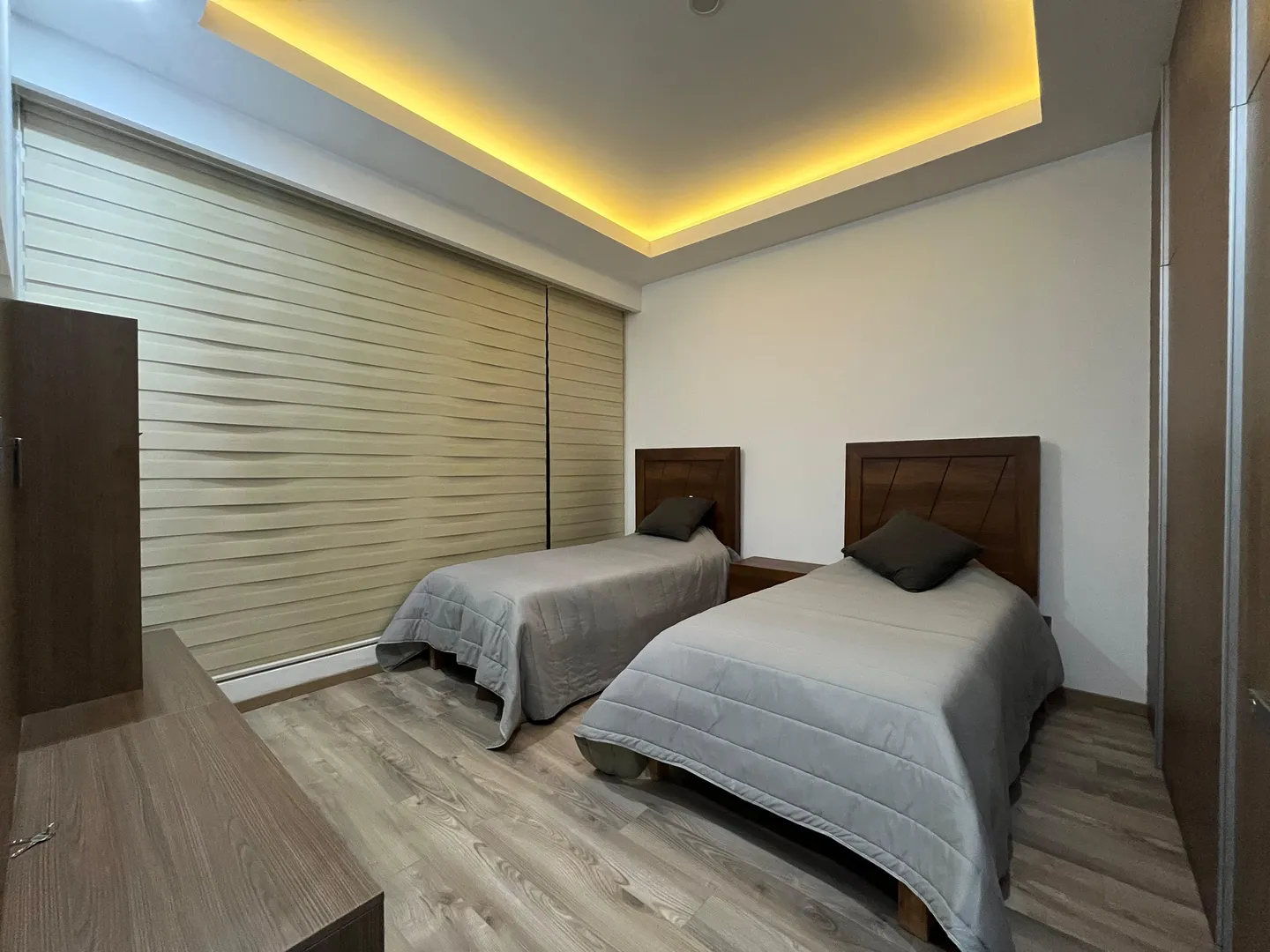 002-08_Dormitorio